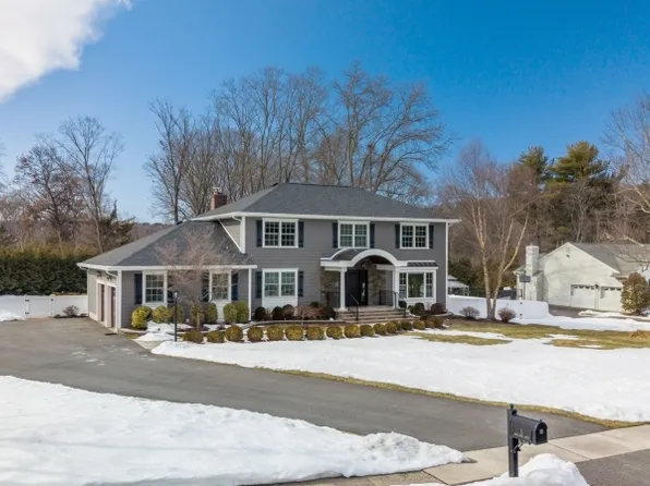 1 Radcliffe Dr, Roxbury Twp., NJ 07876