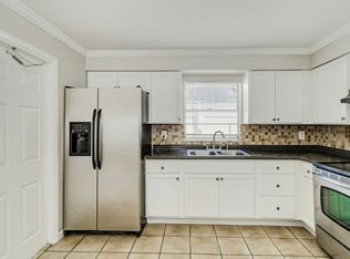 8727 N 50th St APT D, Tampa, FL 33617