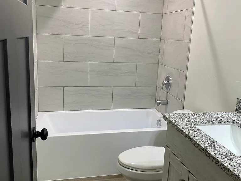 842 S 1360 E — Photo 12