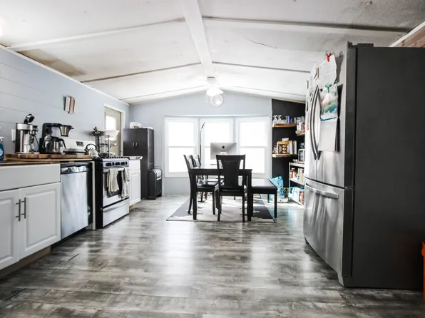 5 Chamberlain Court, Deering, NH 03244