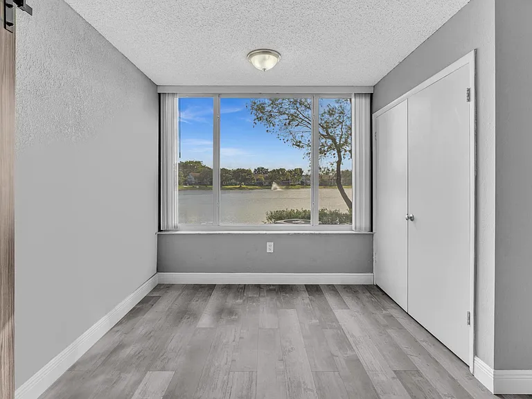 2820 Oakland Forest Dr #107 — Photo 30
