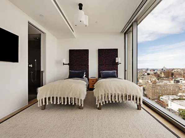 215 Chrystie Street image 19 of 23