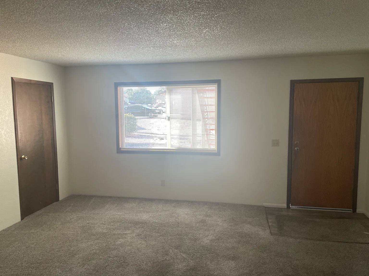 2 bed, 770 sqft, $1,350 — Photo 2