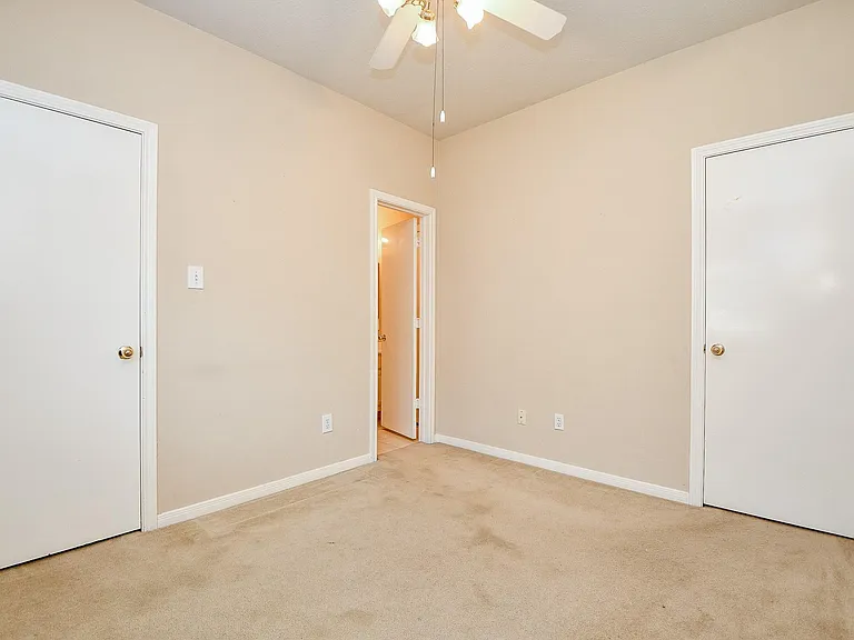 1816 Oak Lodge Dr — Photo 17