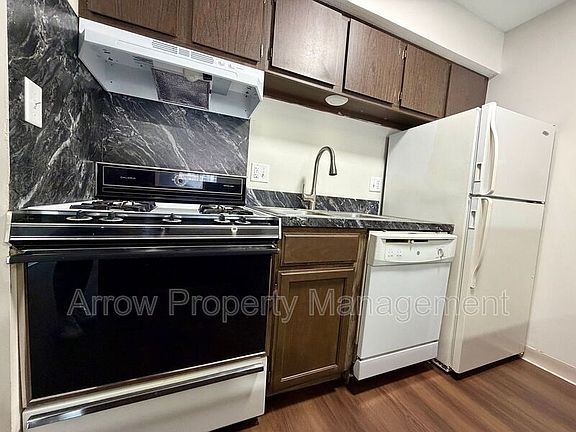 2nd image of 649 S 18th St #31
