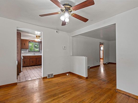 5th image of 1818 Oakhurst St