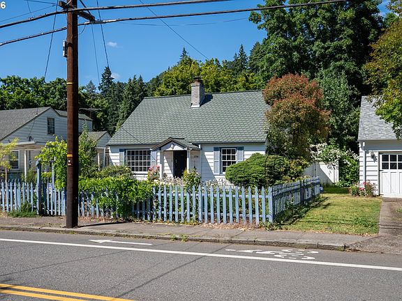2nd image of 3716 E Evergreen Blvd