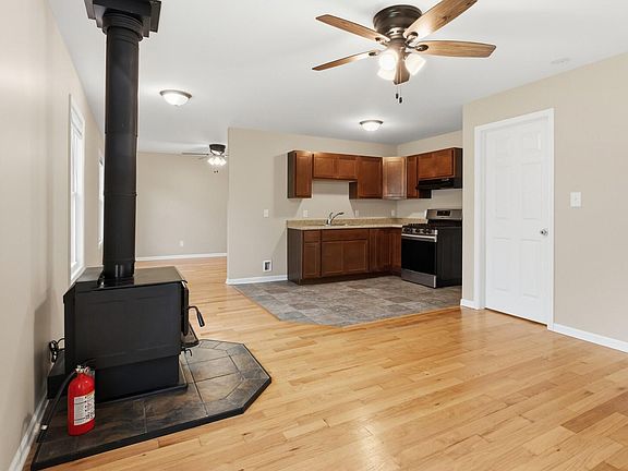 5th image of 2336 Durbin St
