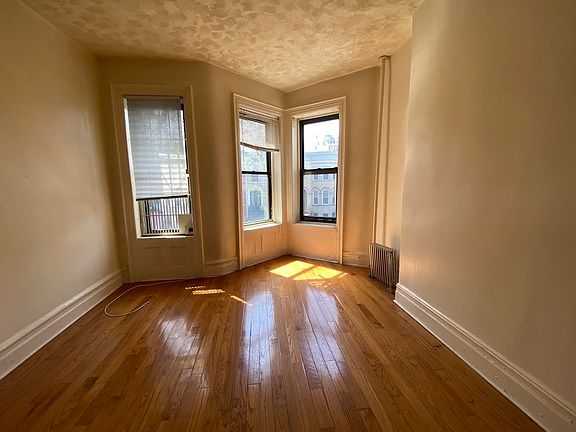 2nd image of 890 Saint Johns Pl #6