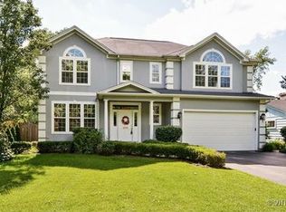 820 Hunter Rd, Glenview, IL 60025