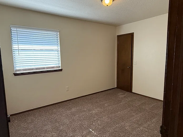 139 Barrett Pl — Photo 9