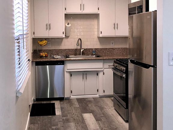 2nd image of 3418 Thorn St