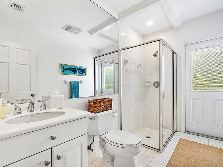 240 Miraflores Dr — Photo 19