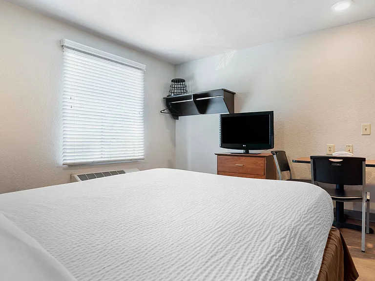 Studio Suite - 1 Full Bed