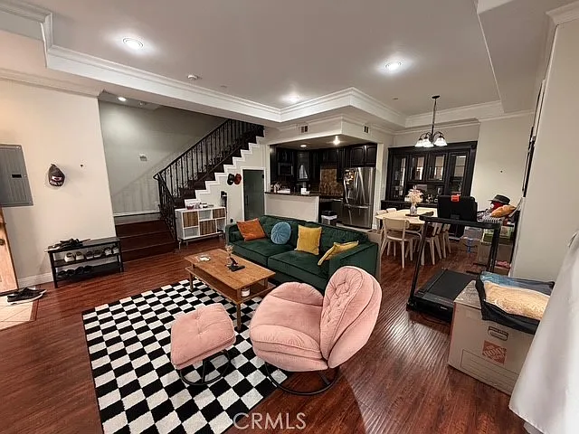 631 E Magnolia #103 — Photo 7