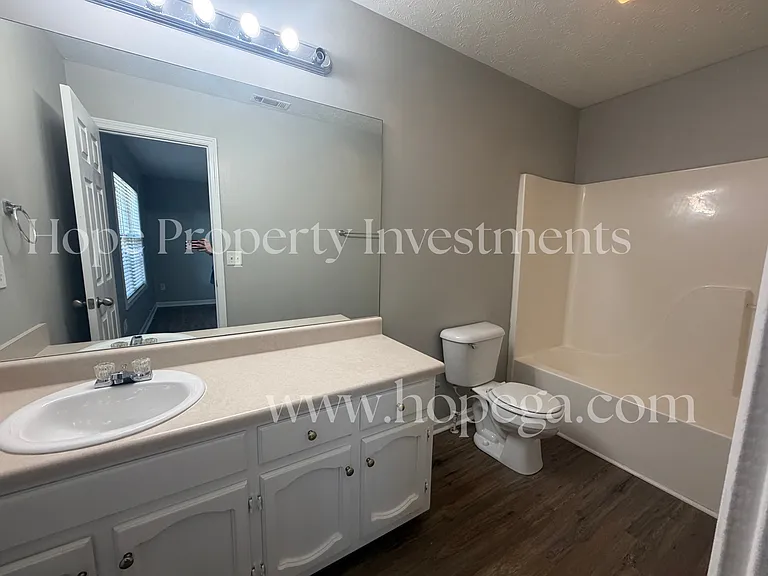 5 E Newnan Rd — Photo 12