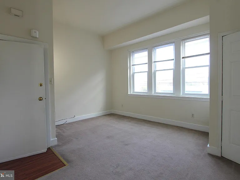 100 E Price St #1G — Photo 2