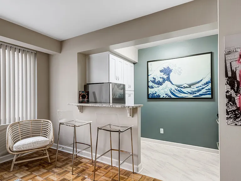 The Berkshire Apartments — Photo 12