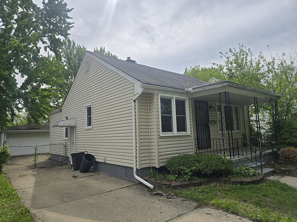 1st image of 19152 Woodside St