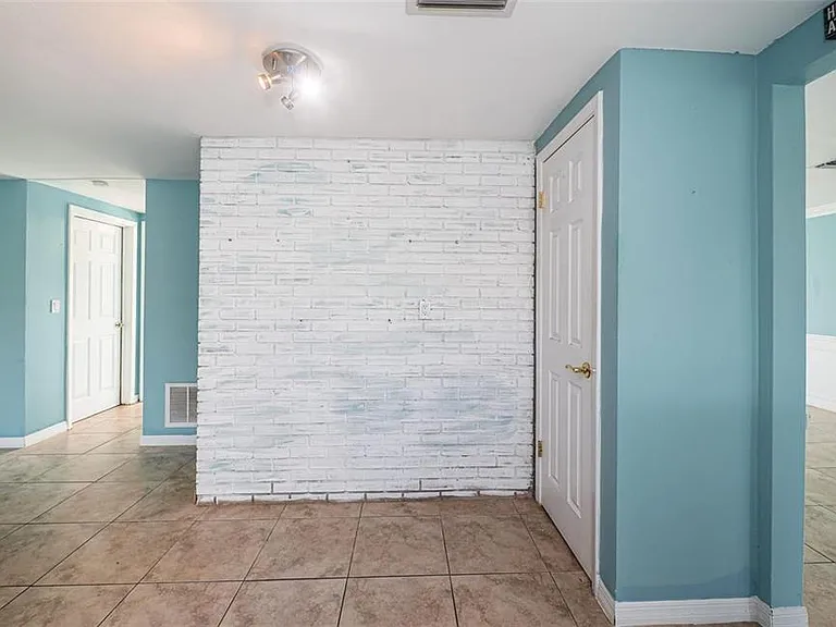 3627 Grayton Dr — Photo 10