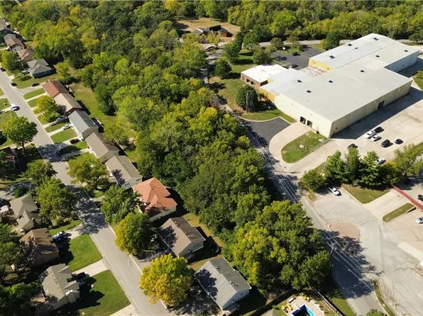 12298 Dr Greaves Rd, Grandview, MO 64030