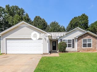 125 Waters Edge Dr, Locust Grove, GA 30248