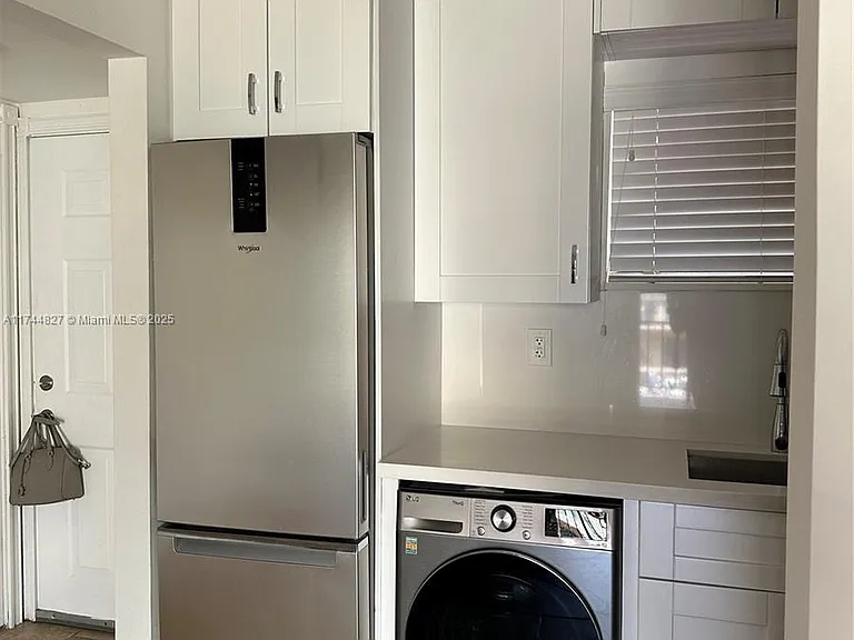 399 NW 72nd Ave #310 — Photo 5