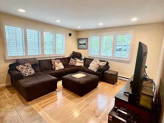 3rd image of 305 Cliffside Drive