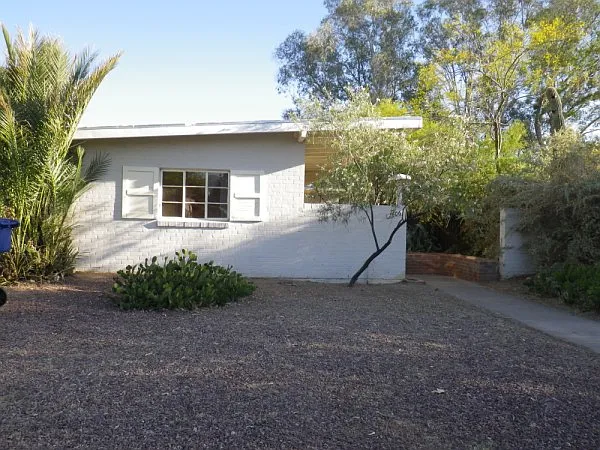 2606 E Linden St — Photo 1