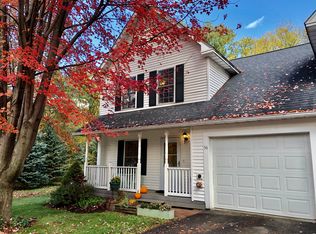 56 Stonehouse Cmn, South Burlington, VT 05403