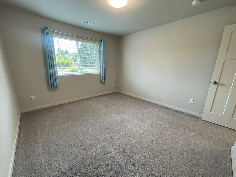 8775 SW Mohegan Ln — Photo 24