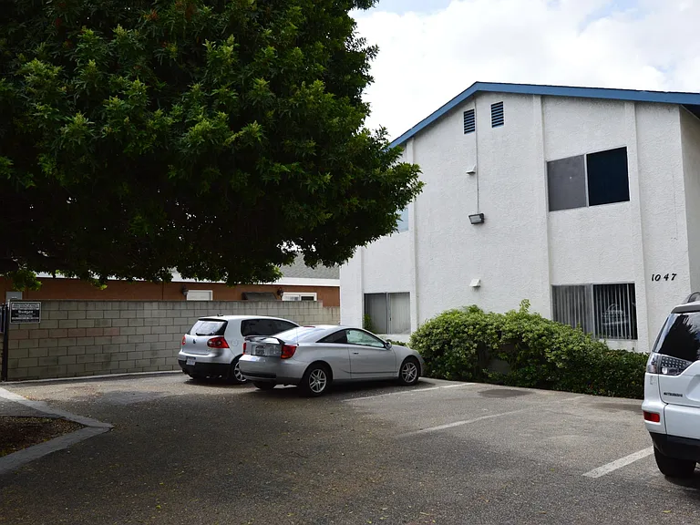 1047 Ronan Ave #3 — Photo 6