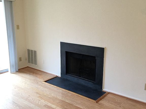 4th image of 18210 Chalet Dr APT 3