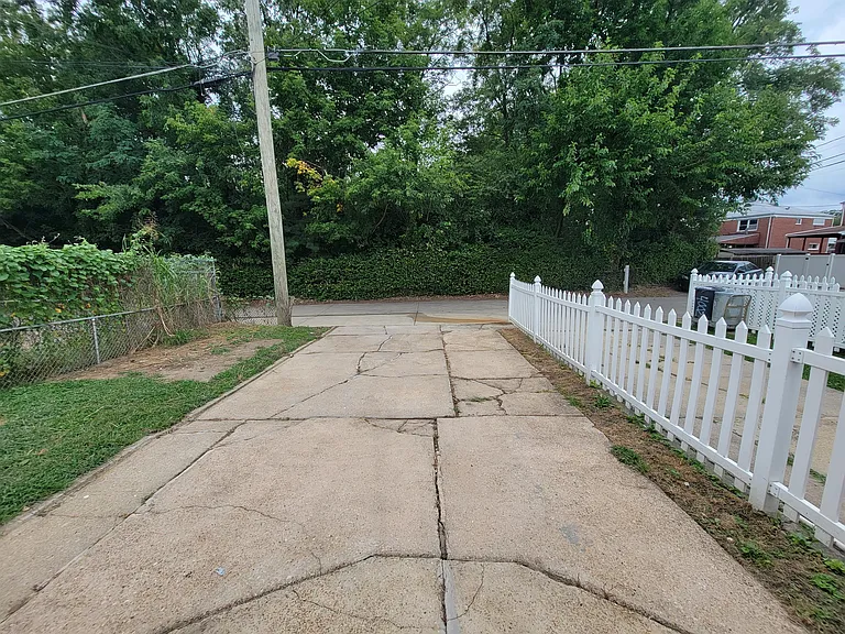 4004 Saint Monica Dr #1 — Photo 37