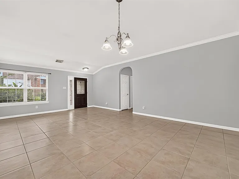 3223 Legends Creek Dr — Photo 2