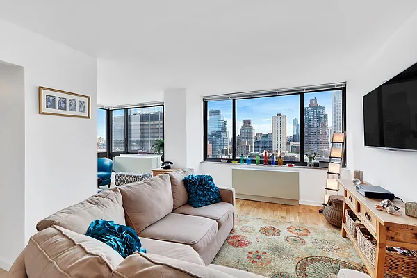 Rented by Cooper & Cooper Real Estate | media 27