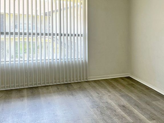 5th image of 1822 W Sumac Ln APT 5
