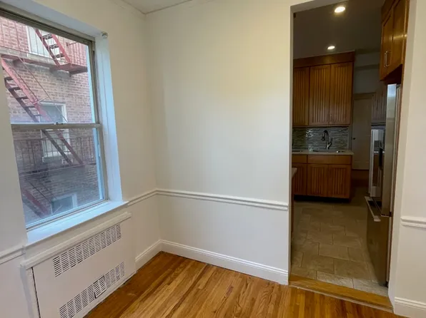 915 East 17th Street image 13 of 15