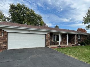 405 Isle Royale Rd, Galesburg, IL 61401