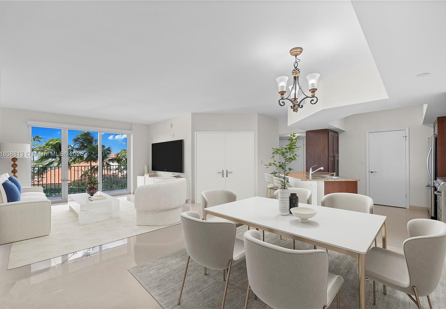 19900 E Country Club Dr APT 706