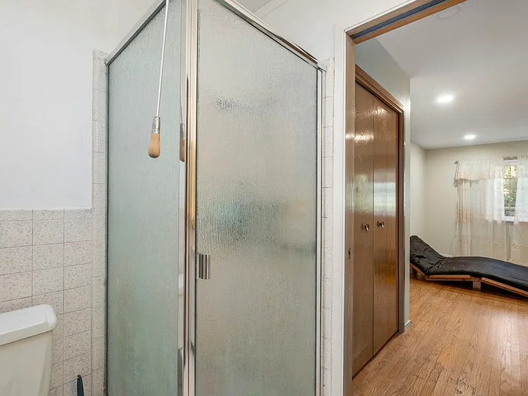 611 Blanken Ave — Photo 25