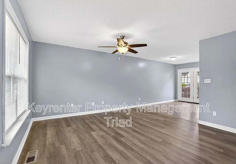 1608 McPherson St — Photo 4