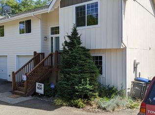 523 NE Riddell Rd, Bremerton, WA 98310