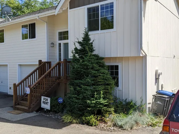 523 NE Riddell Rd, Bremerton, WA 98310