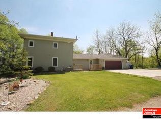 512 W Larrabee St, Omro, WI 54963