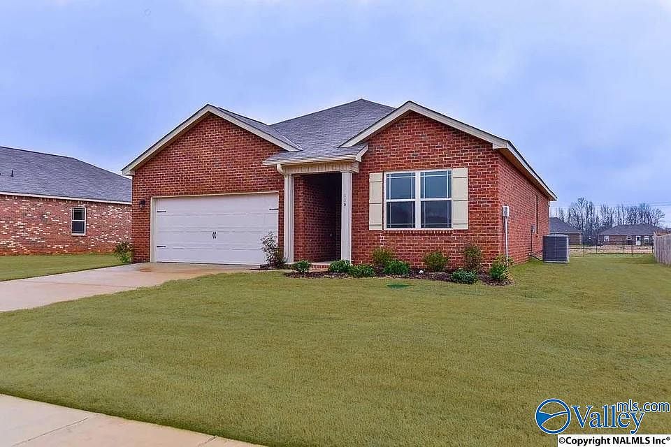 1st image of 119 Pine Landing Dr