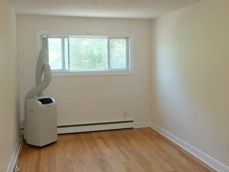 45 Riverdale Ave #B — Photo 7