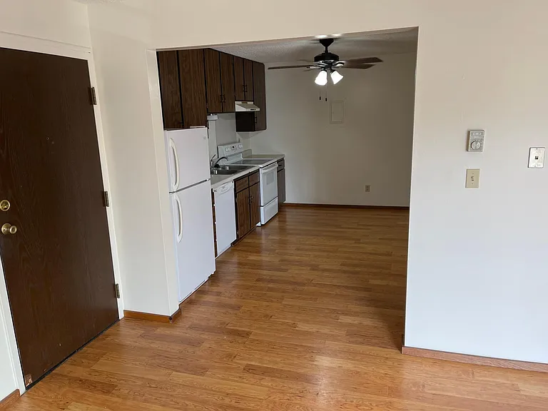 701 W Maple Ave #6 — Photo 8