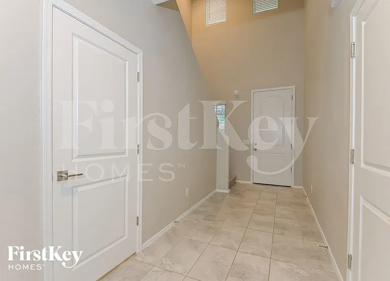 7510 S Rancho #VIA — Photo 2
