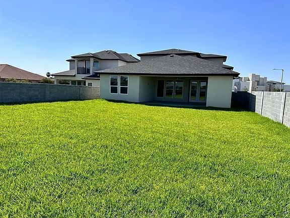 2nd image of 3407 Delfina Dr